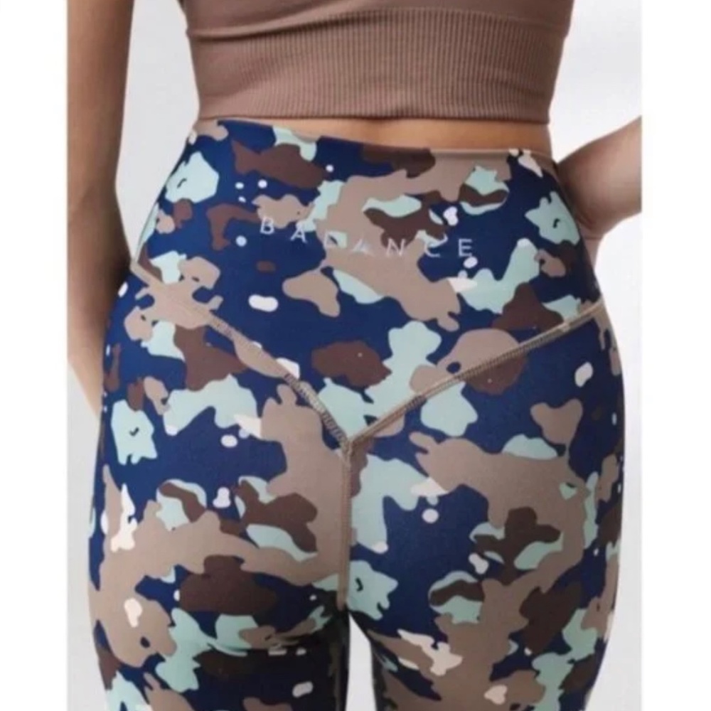 Balance Athletica (Vitality) The Ascend Pant Camo Leggings in Ocean Breeze